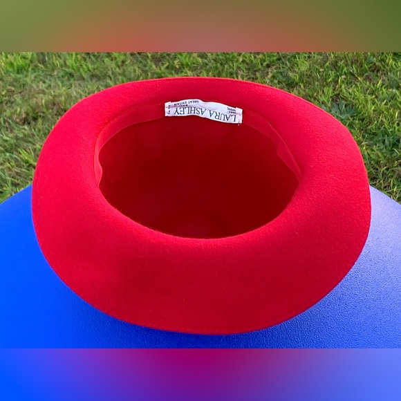 1980s Vintage LAURA ASHLEY 100% Wool Raspberry Women’s Hat - Picture 9 of 16